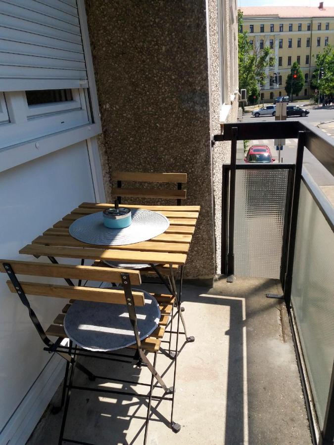 Aweshome City Apartment - 3 Bedrooms And Free Parking Debrecen Exterior photo