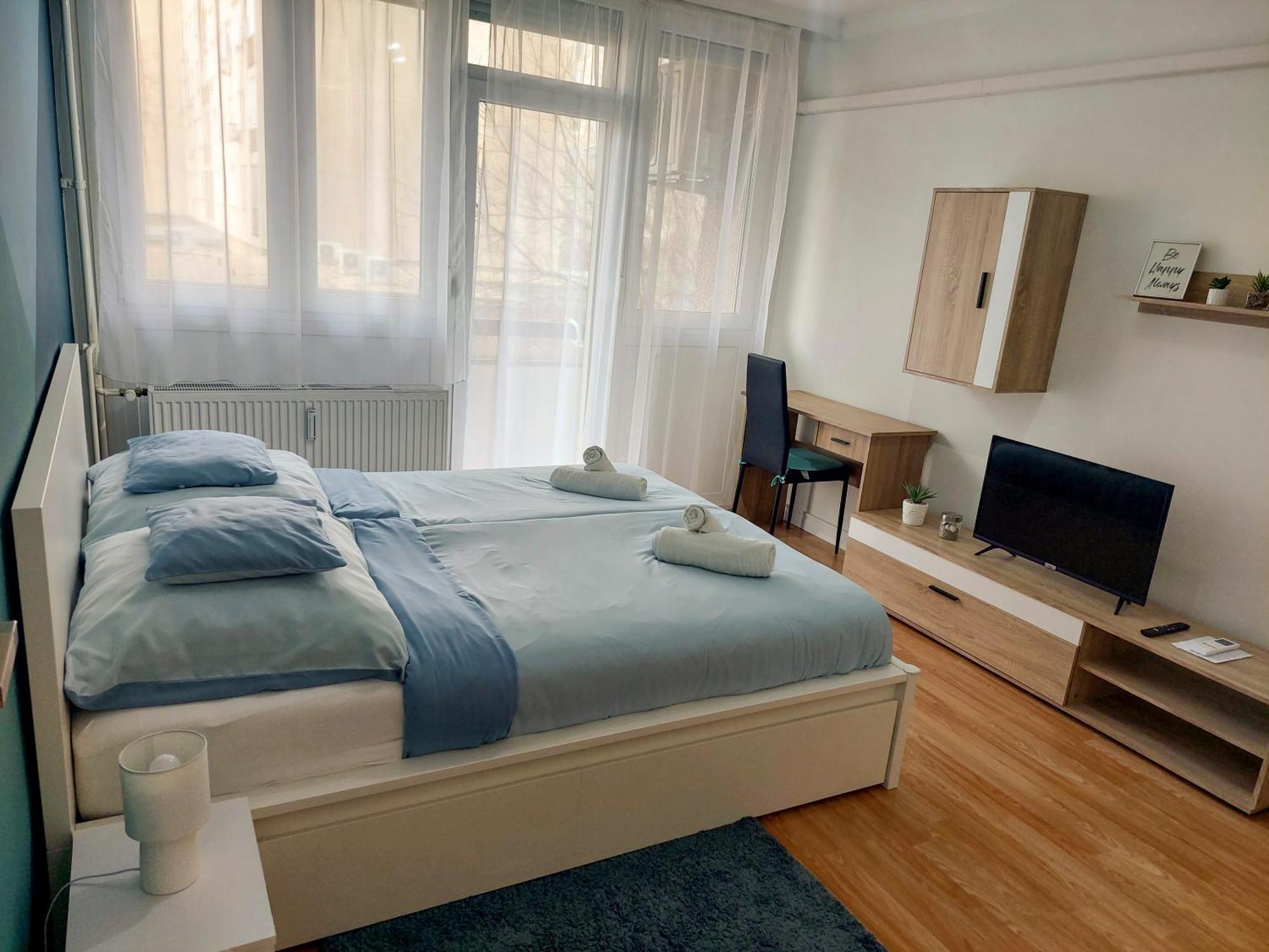Aweshome City Apartment - 3 Bedrooms And Free Parking Debrecen Exterior photo